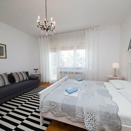 Apartmani Ruzica ซริกเวนิซา ภายนอก รูปภาพ
