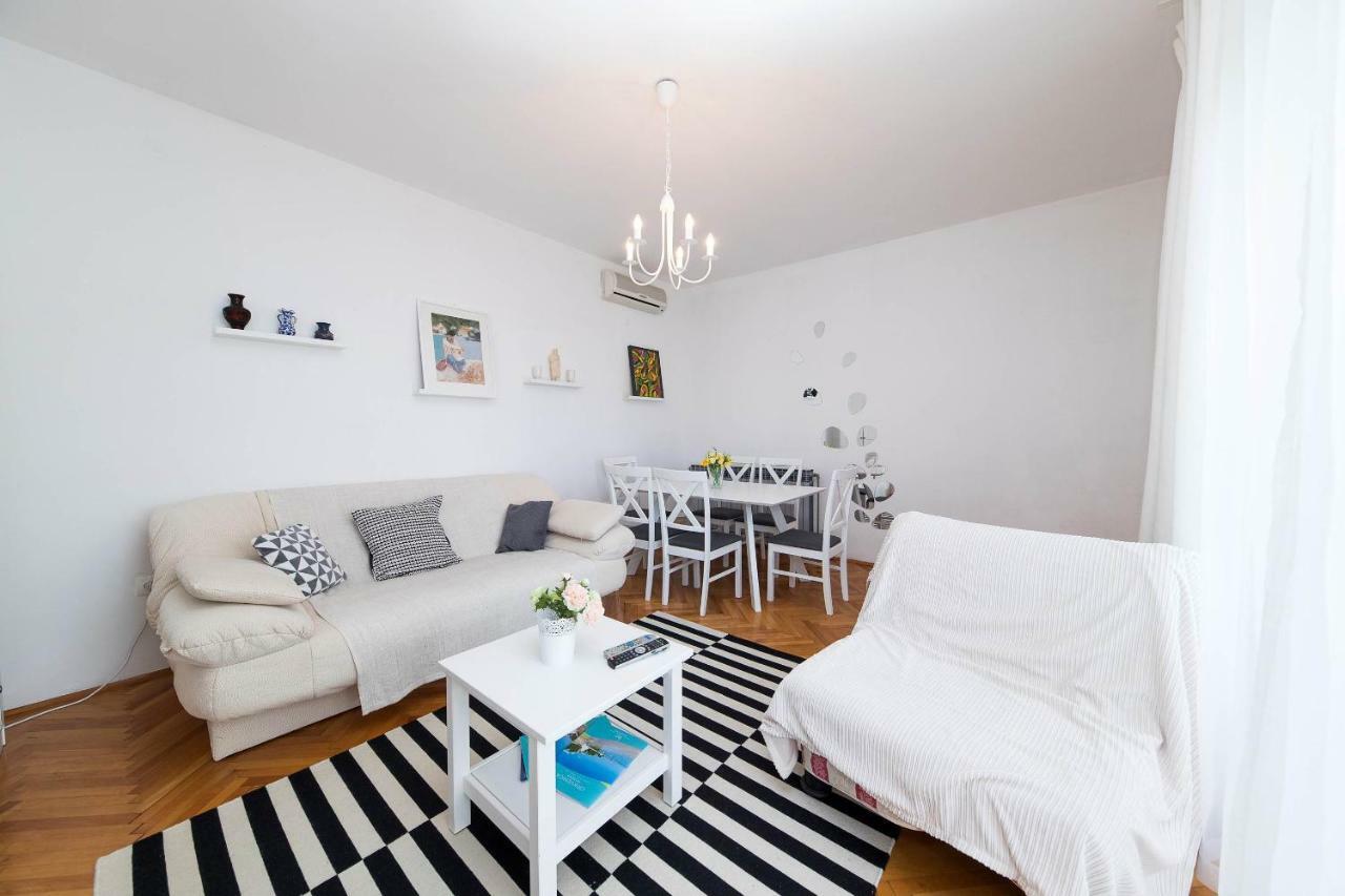 Apartmani Ruzica ซริกเวนิซา ภายนอก รูปภาพ