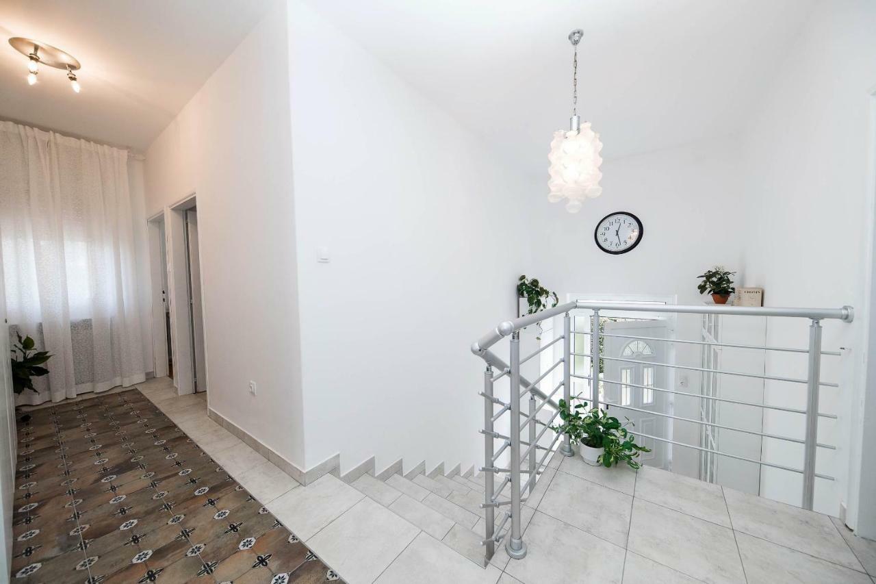 Apartmani Ruzica ซริกเวนิซา ภายนอก รูปภาพ
