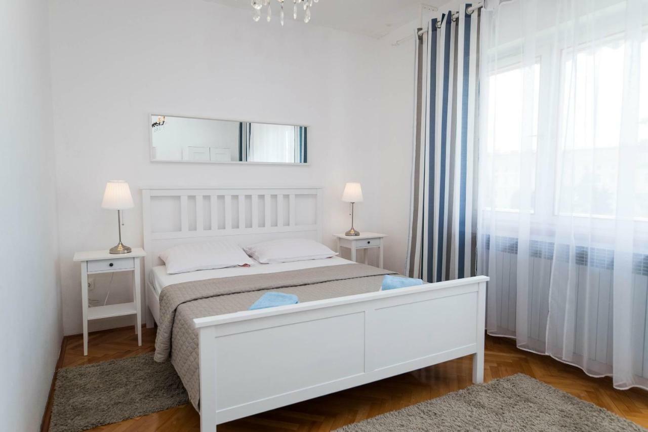 Apartmani Ruzica ซริกเวนิซา ภายนอก รูปภาพ