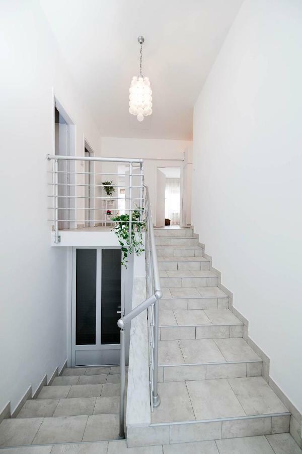 Apartmani Ruzica ซริกเวนิซา ภายนอก รูปภาพ