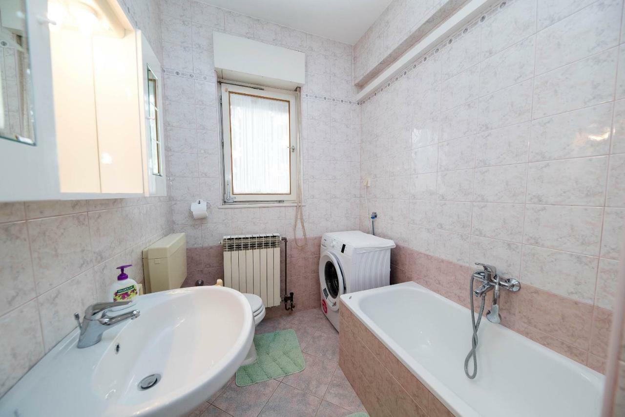 Apartmani Ruzica ซริกเวนิซา ภายนอก รูปภาพ
