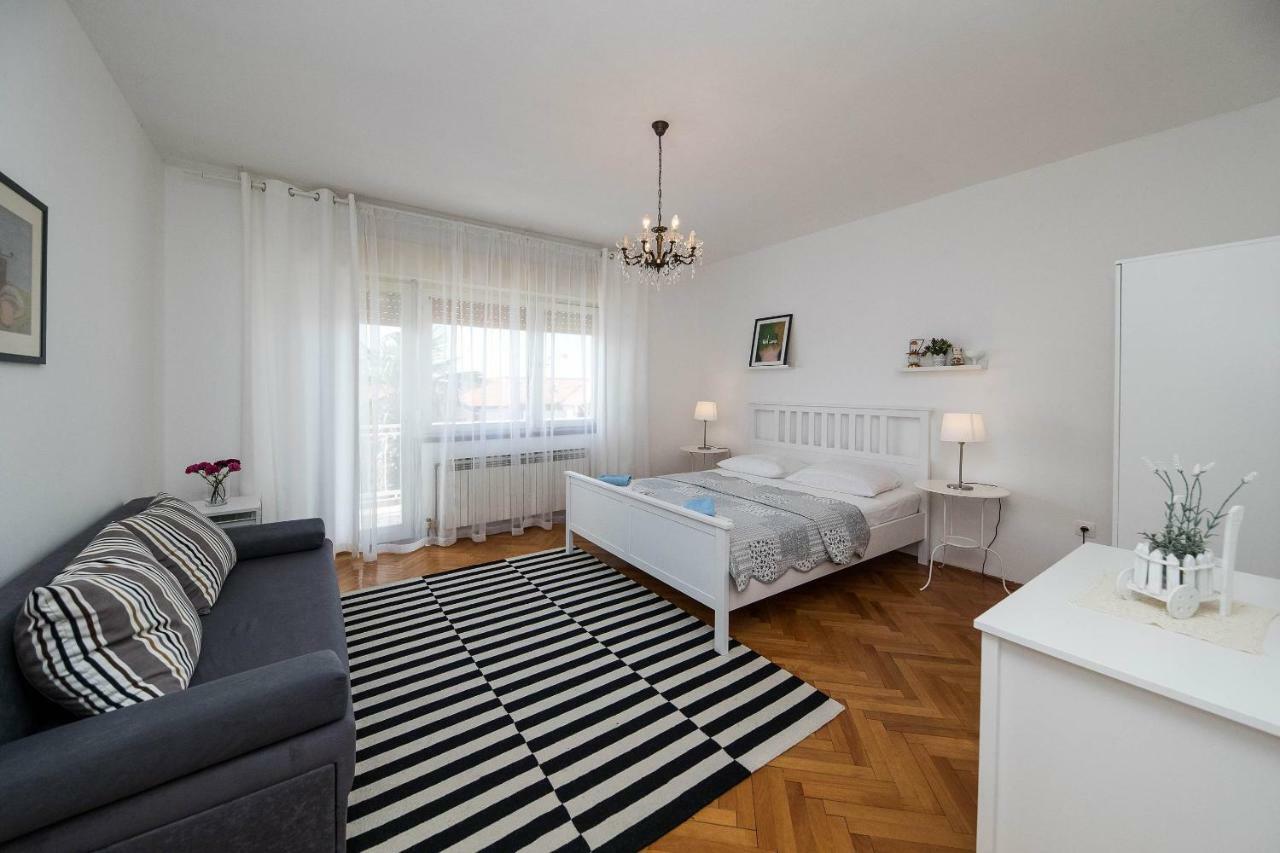 Apartmani Ruzica ซริกเวนิซา ภายนอก รูปภาพ