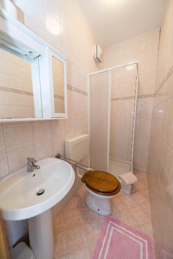 Apartmani Ruzica ซริกเวนิซา ภายนอก รูปภาพ
