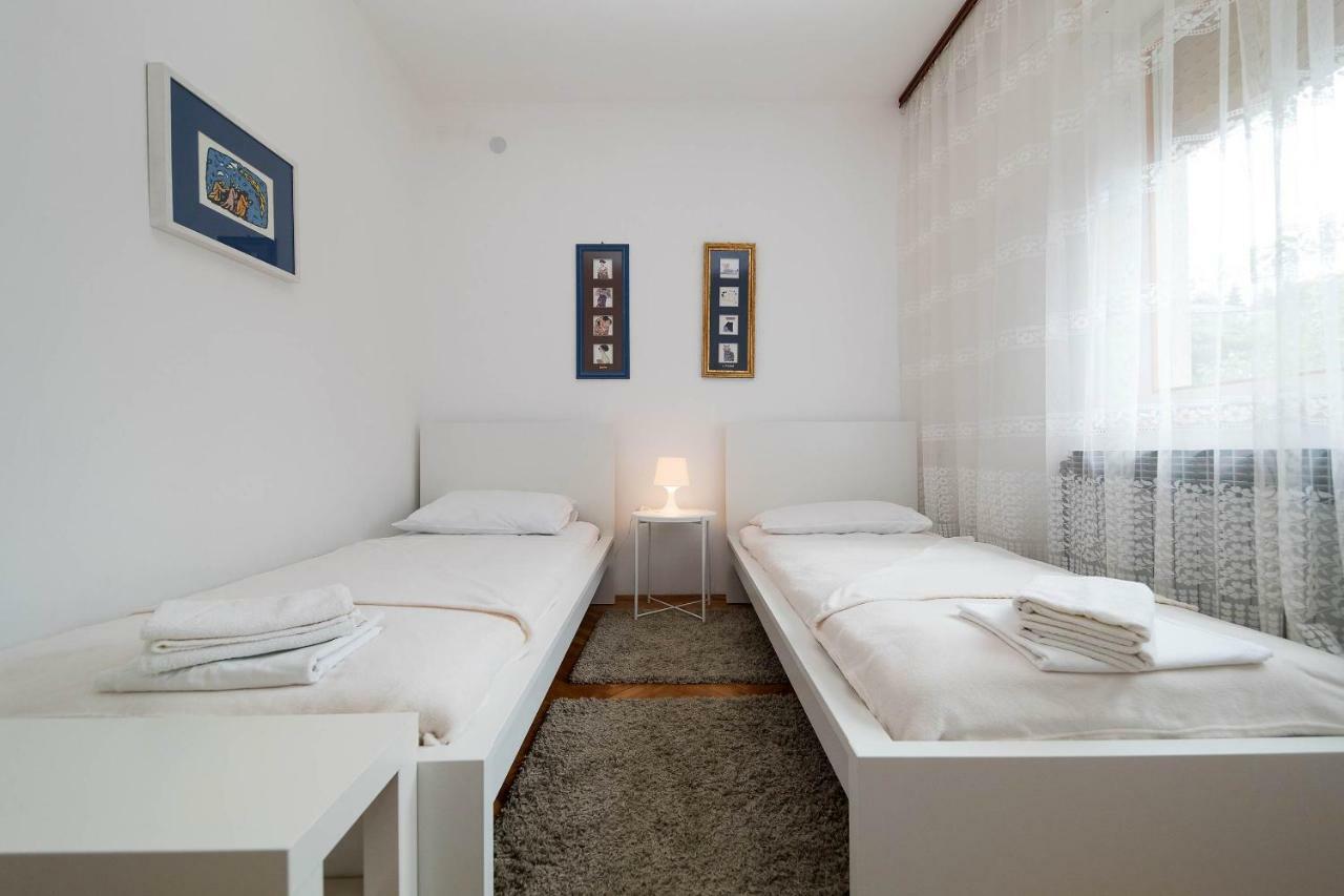 Apartmani Ruzica ซริกเวนิซา ภายนอก รูปภาพ