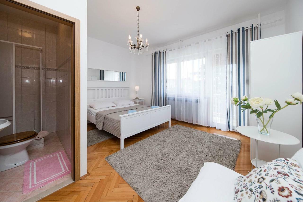 Apartmani Ruzica ซริกเวนิซา ภายนอก รูปภาพ